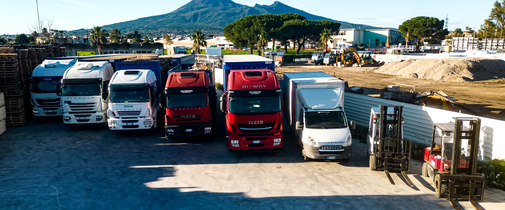 Flotta ECO S.I.L. nel piazzale